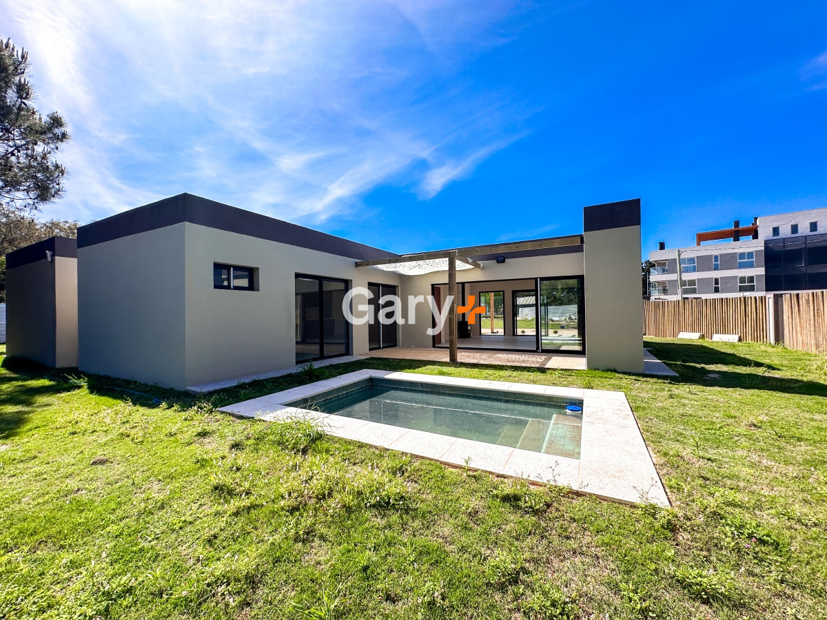 Casa ID.28286 - Casa en venta 3 dormitorios, Barrio Privado, Barrio Cerrado, La Barra, Punta del Este