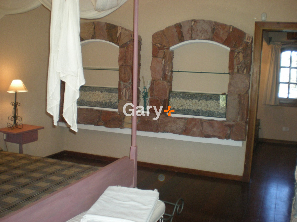 Casa ID.5204 - Casa en venta Lugano Marly 4 dormitorios