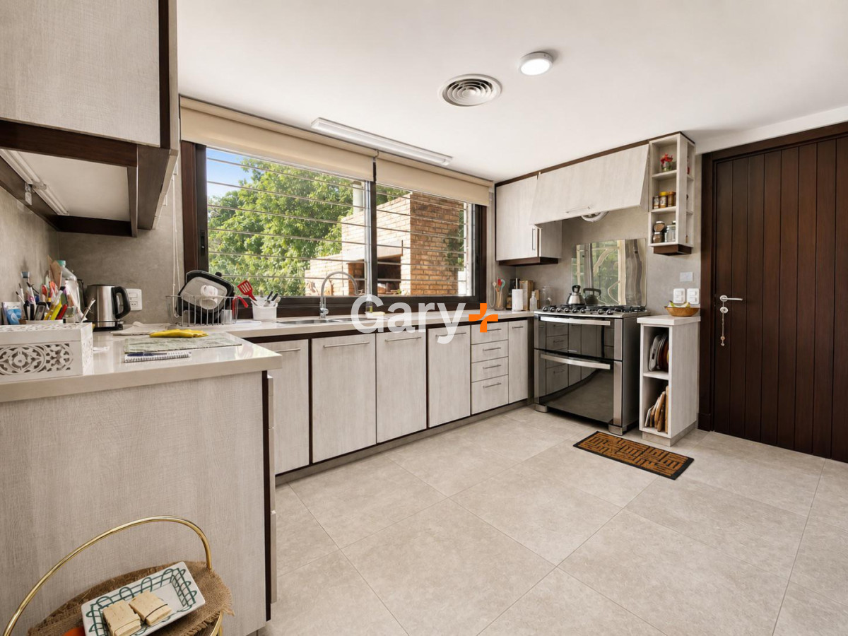 Casa ID.29374 - Casa 3 dormitorios mas servicio en venta zona Cantegril Punta del Este