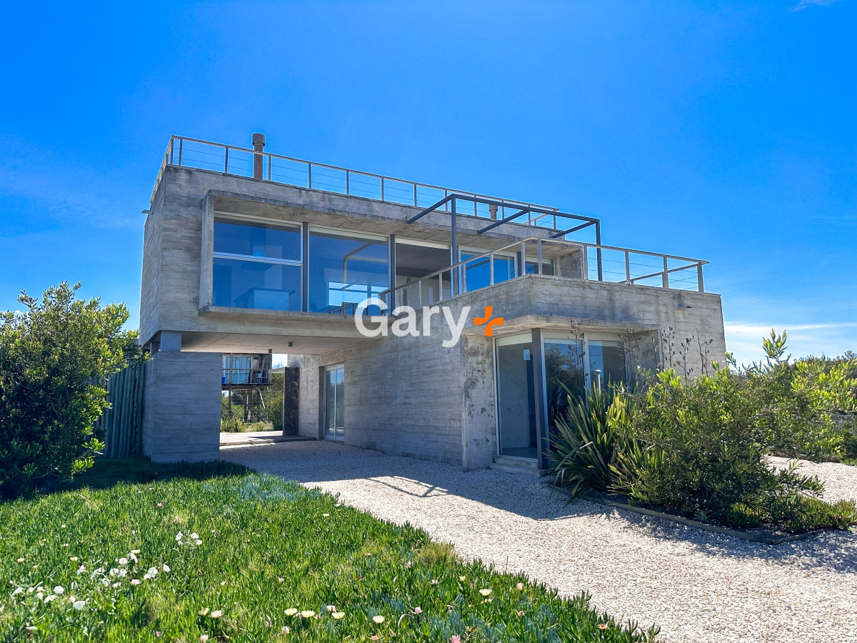 Casa ID.4191 - Casa en venta de 3 dormitorios frente al mar en La Juanita, Jose Ignacio 