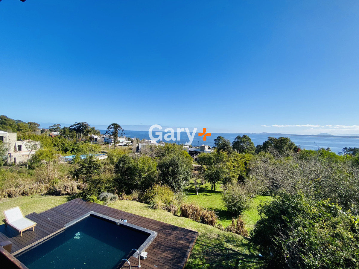 Casa ID.28440 - Espectacular casa de 5 dormitorios en Punta Ballena.