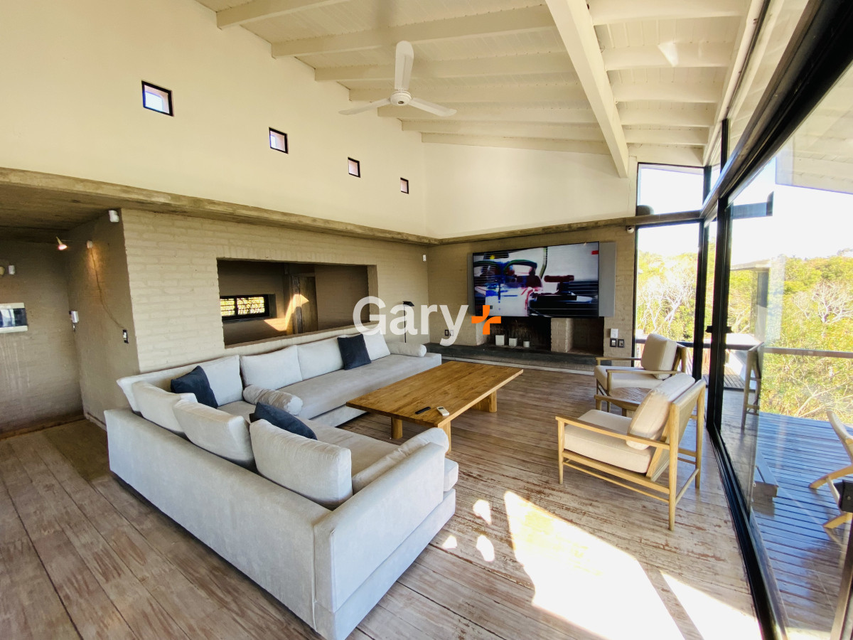 Casa ID.28440 - Espectacular casa de 5 dormitorios en Punta Ballena.