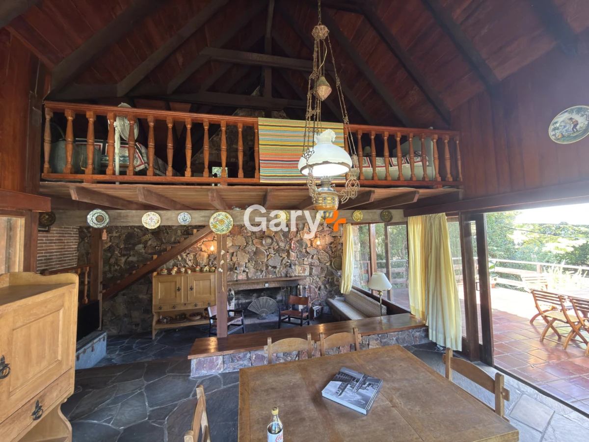 Casa ID.29185 - Casa en venta de 3 dormitorios en exclusivo barrio golf de Punta del Este