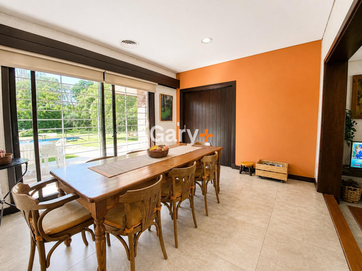 Casa ID.29374 - Casa 3 dormitorios mas servicio en venta zona Cantegril Punta del Este