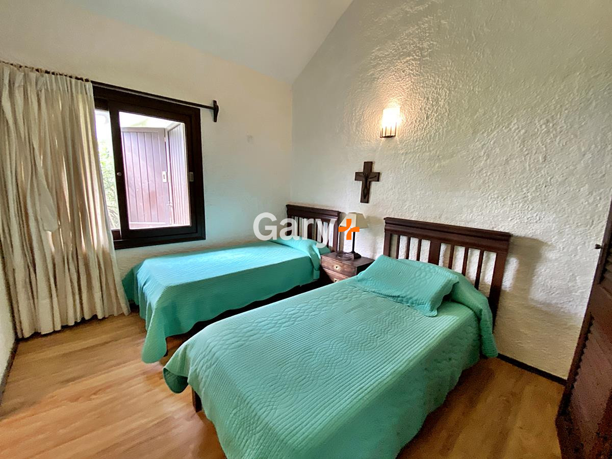 Casa ID.4276 - Magnífica casa en venta en Playa Mansa!!