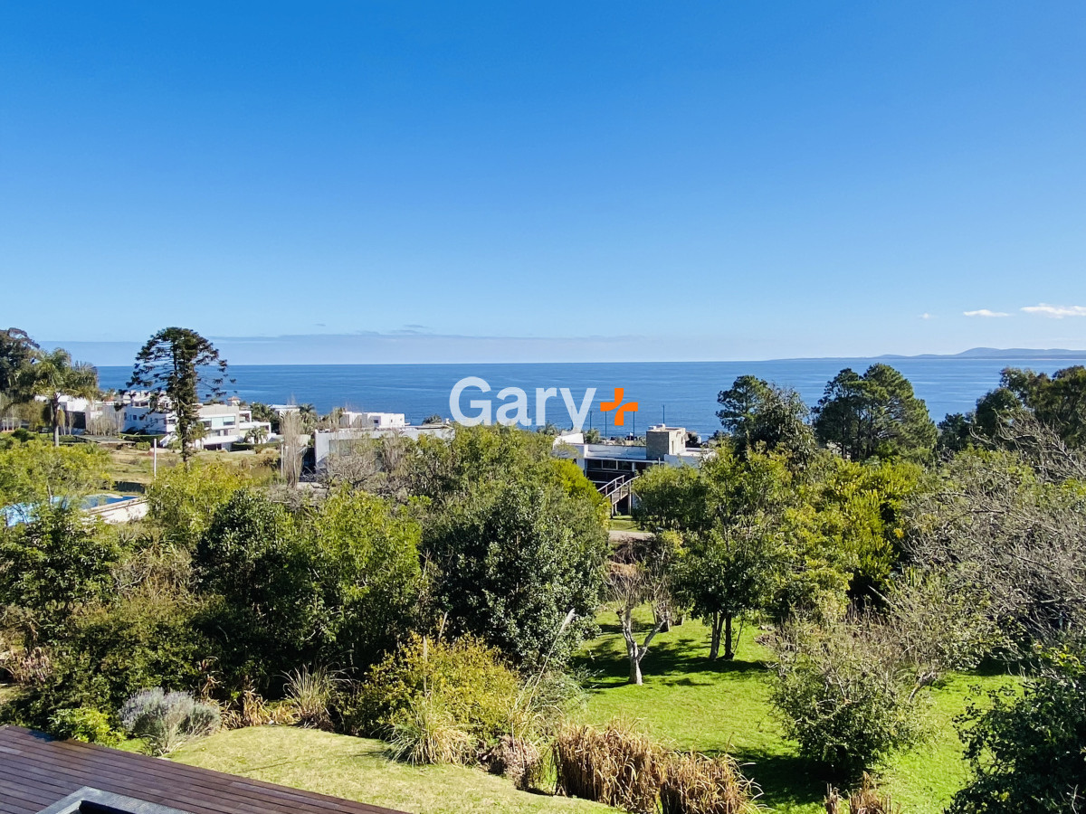 Casa ID.28440 - Espectacular casa de 5 dormitorios en Punta Ballena.