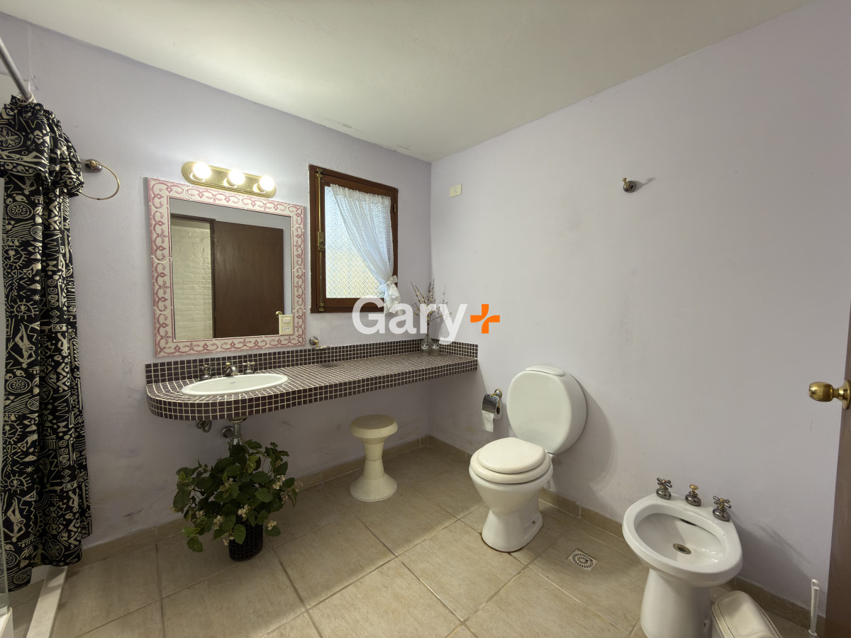 Casa ID.20241 - Casa en Punta del Este, Barrio Cantegril.