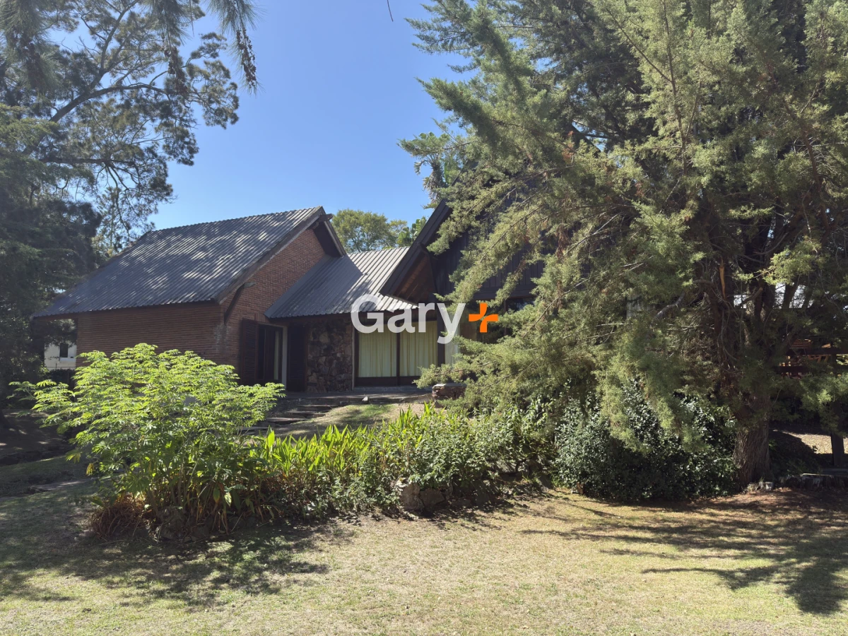 Casa ID.29185 - Casa en venta de 3 dormitorios en exclusivo barrio golf de Punta del Este