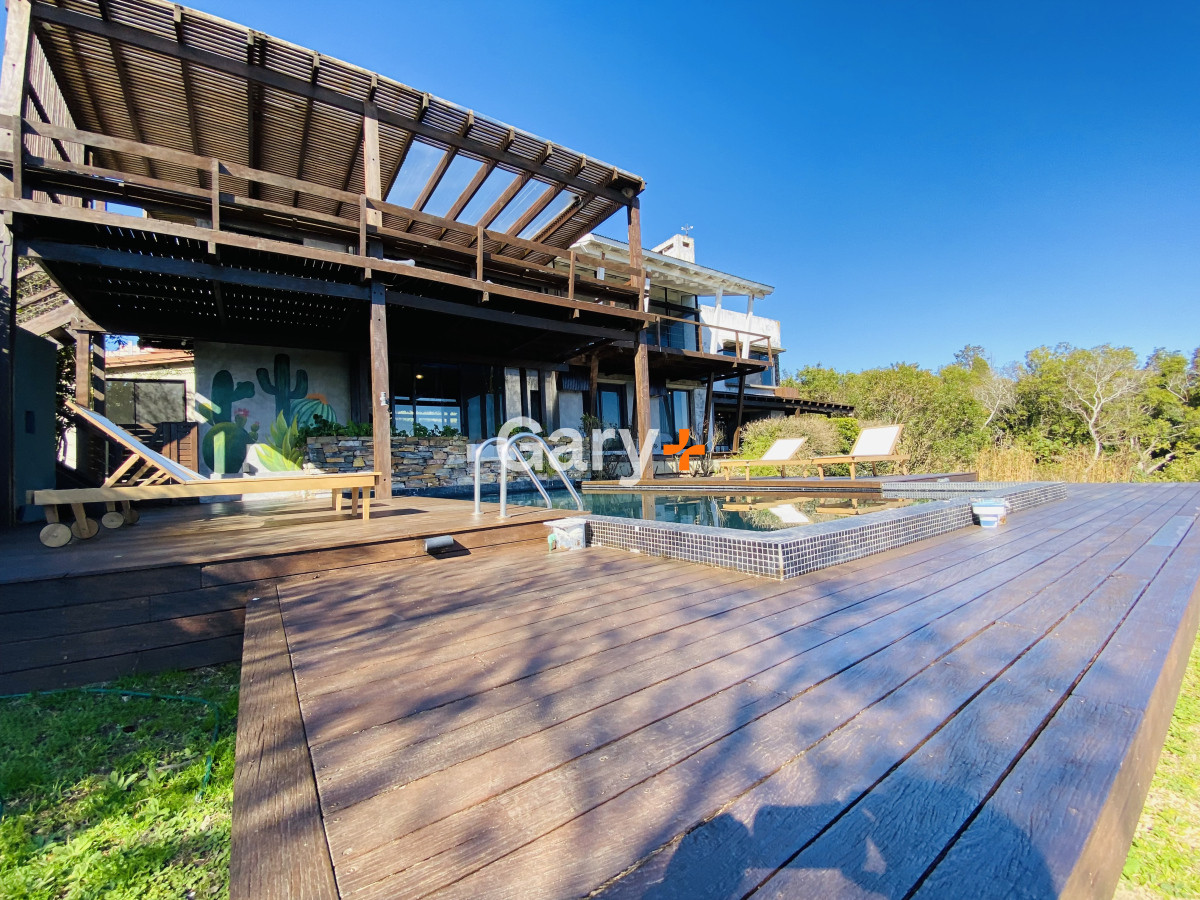 Casa ID.28440 - Espectacular casa de 5 dormitorios en Punta Ballena.