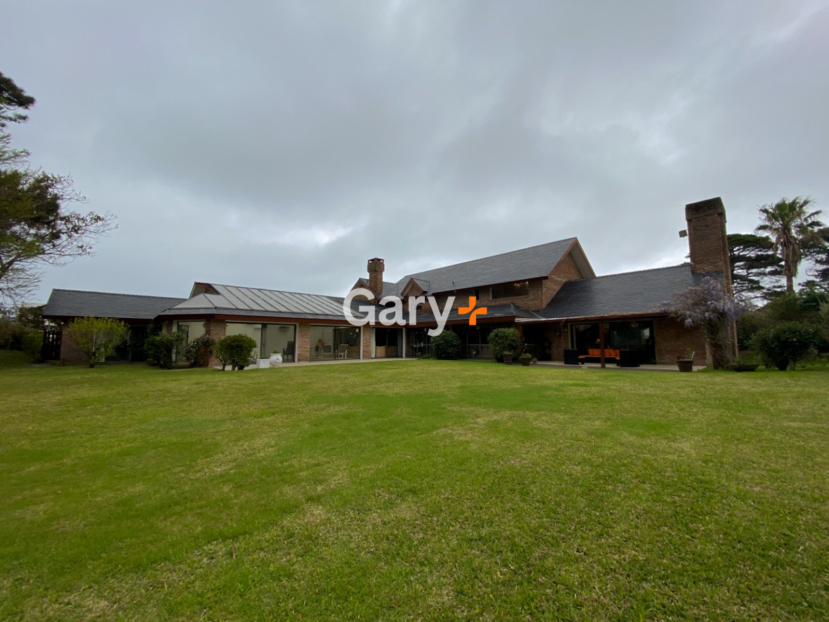 Casa ID.4446 - Casa en venta Playa Mansa punta del este