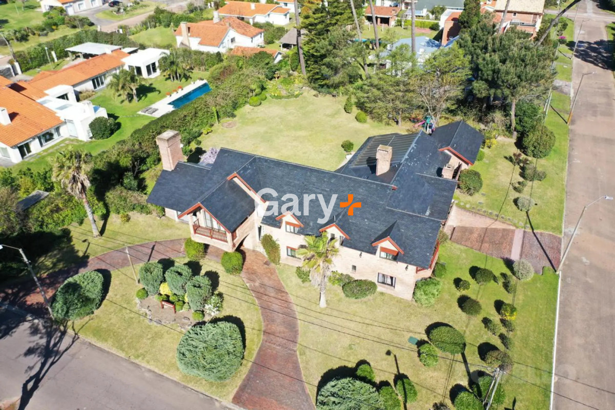 Casa ID.4446 - Casa en venta Playa Mansa punta del este