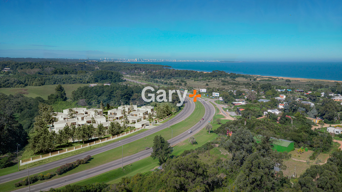 Casa ID.28805 - Hermosa casa de 3 dormitorios en barrio privado, Punta Ballena, Punta del Este.