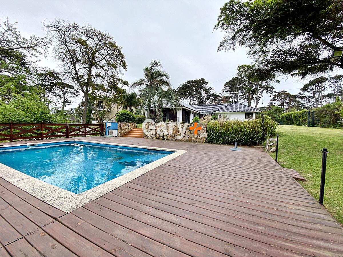 Casa ID.4276 - Magnífica casa en venta en Playa Mansa!!