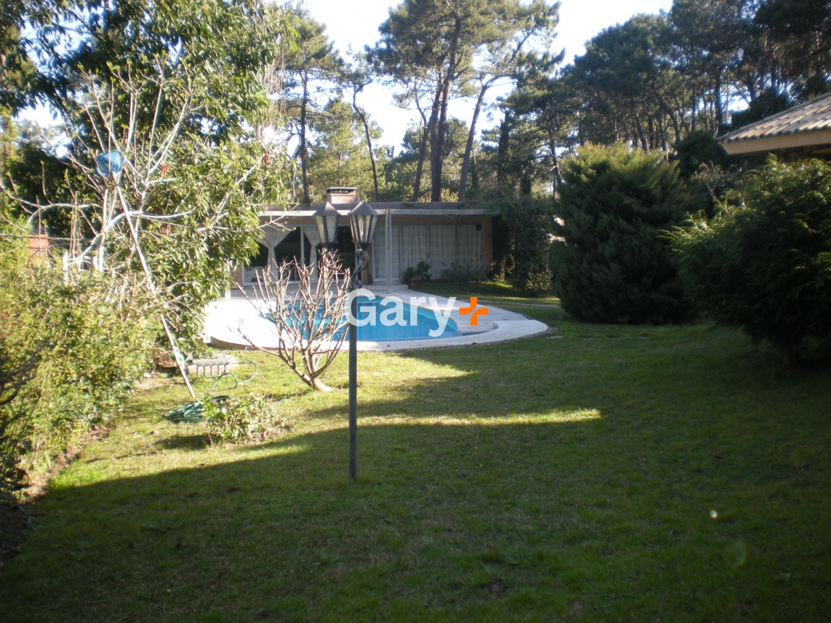 Casa ID.5204 - Casa en venta Lugano Marly 4 dormitorios