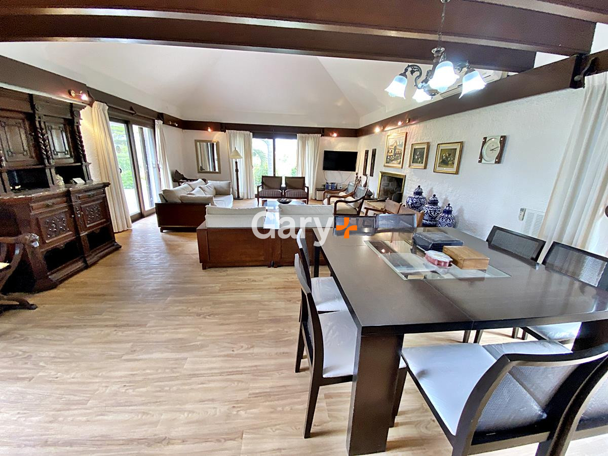 Casa ID.4276 - Magnífica casa en venta en Playa Mansa!!