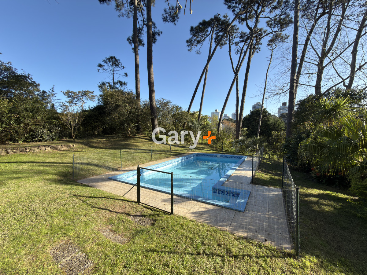 Casa ID.20241 - Casa en Punta del Este, Barrio Cantegril.