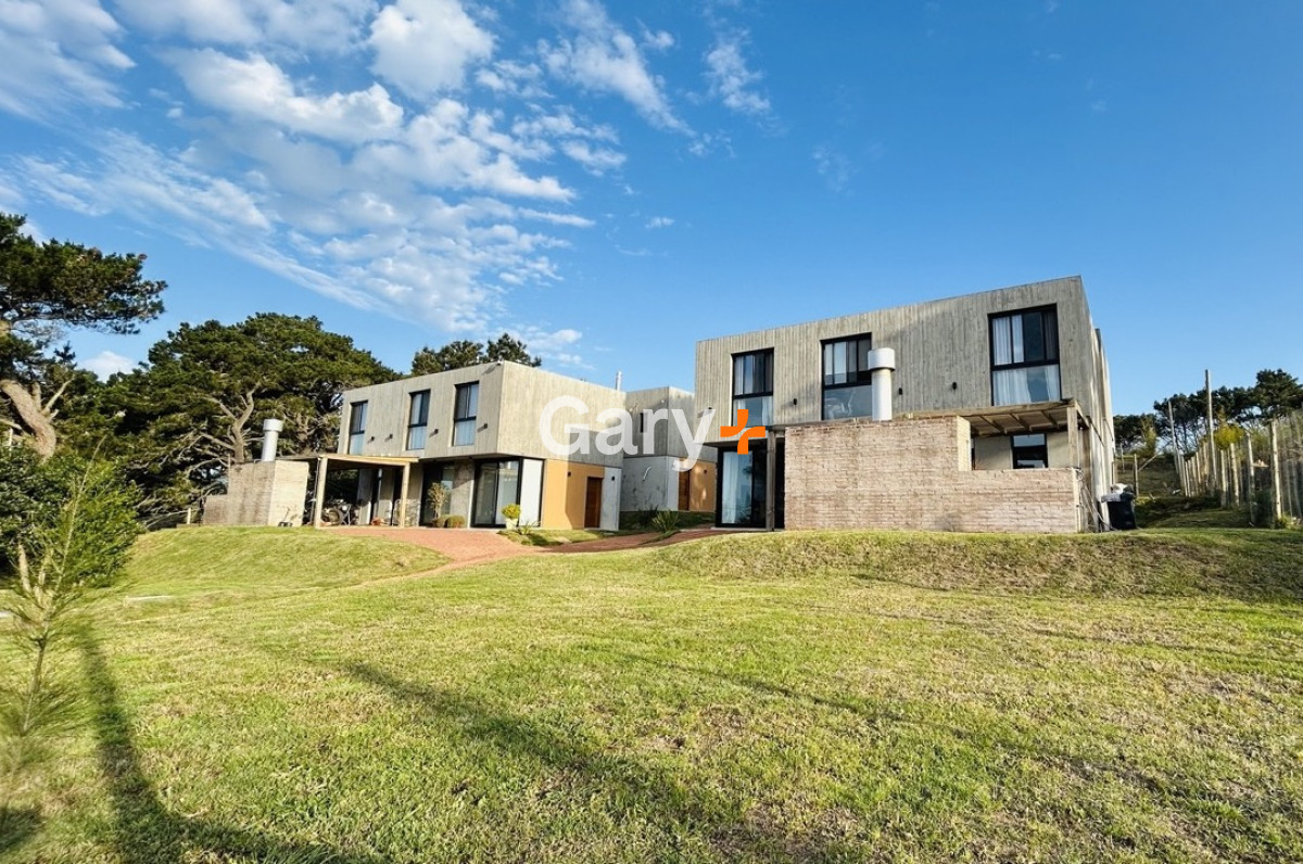 Casa a estrenar de 3 dormitorios en suite, en Piedras del Chileno - GoPunta - Portal Inmobiliario de Punta del Este - Maldonado