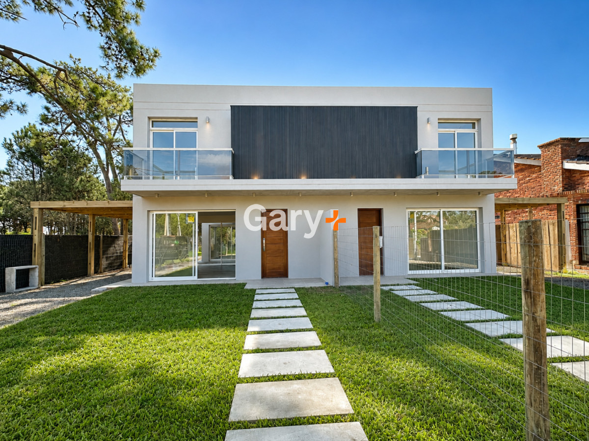 Casa 3 dormitorios en venta Jardines de Córdoba Punta del Este