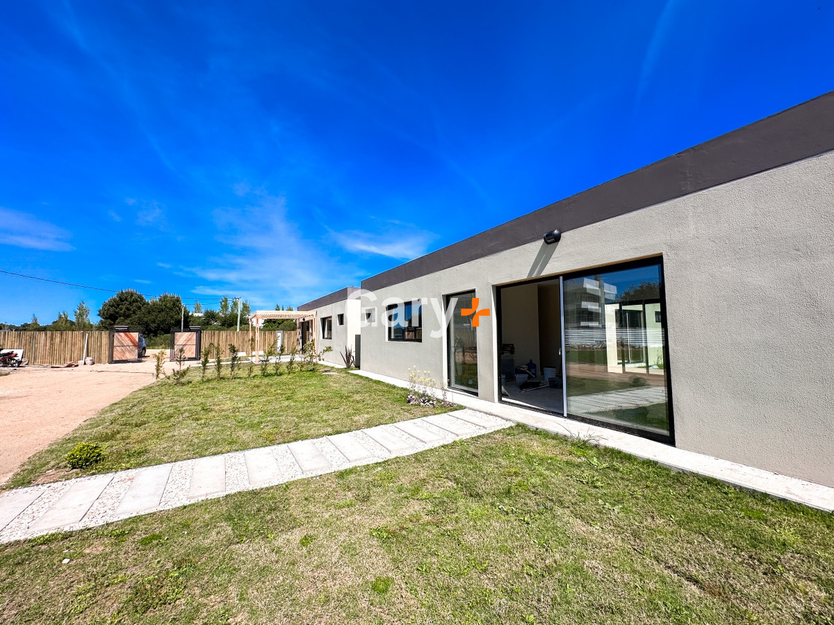 Casa ID.28286 - Casa en venta 3 dormitorios, Barrio Privado, Barrio Cerrado, La Barra, Punta del Este