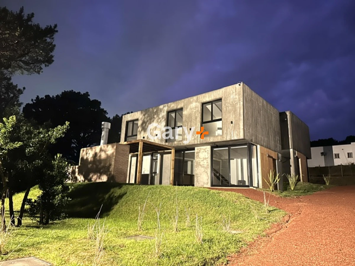 Casa ID.27390 - Casa a estrenar de 3 dormitorios en suite, en Piedras del Chileno