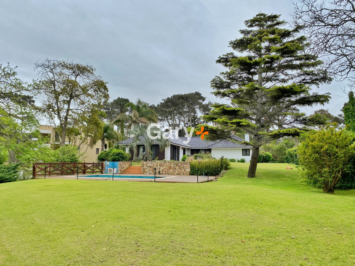 Casa ID.4276 - Magnífica casa en venta en Playa Mansa!!