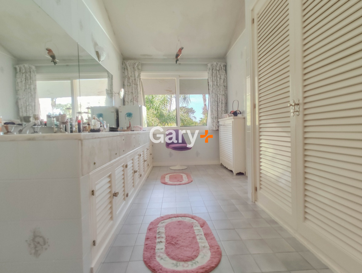 Casa ID.3793 - Casa en venta el Playa Mansa, Punta del Este 