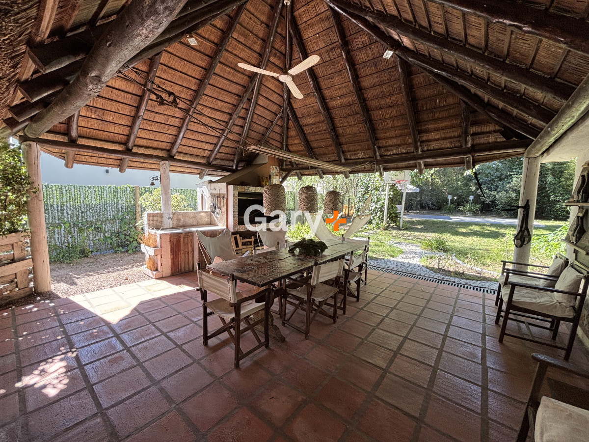 Casa ID.28903 - Casa en  venta Pinares punta del este 