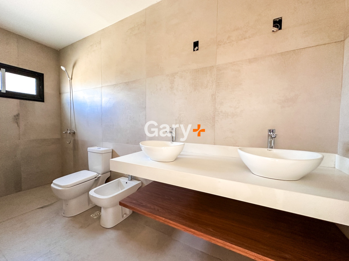 Casa ID.28286 - Casa en venta 3 dormitorios, Barrio Privado, Barrio Cerrado, La Barra, Punta del Este