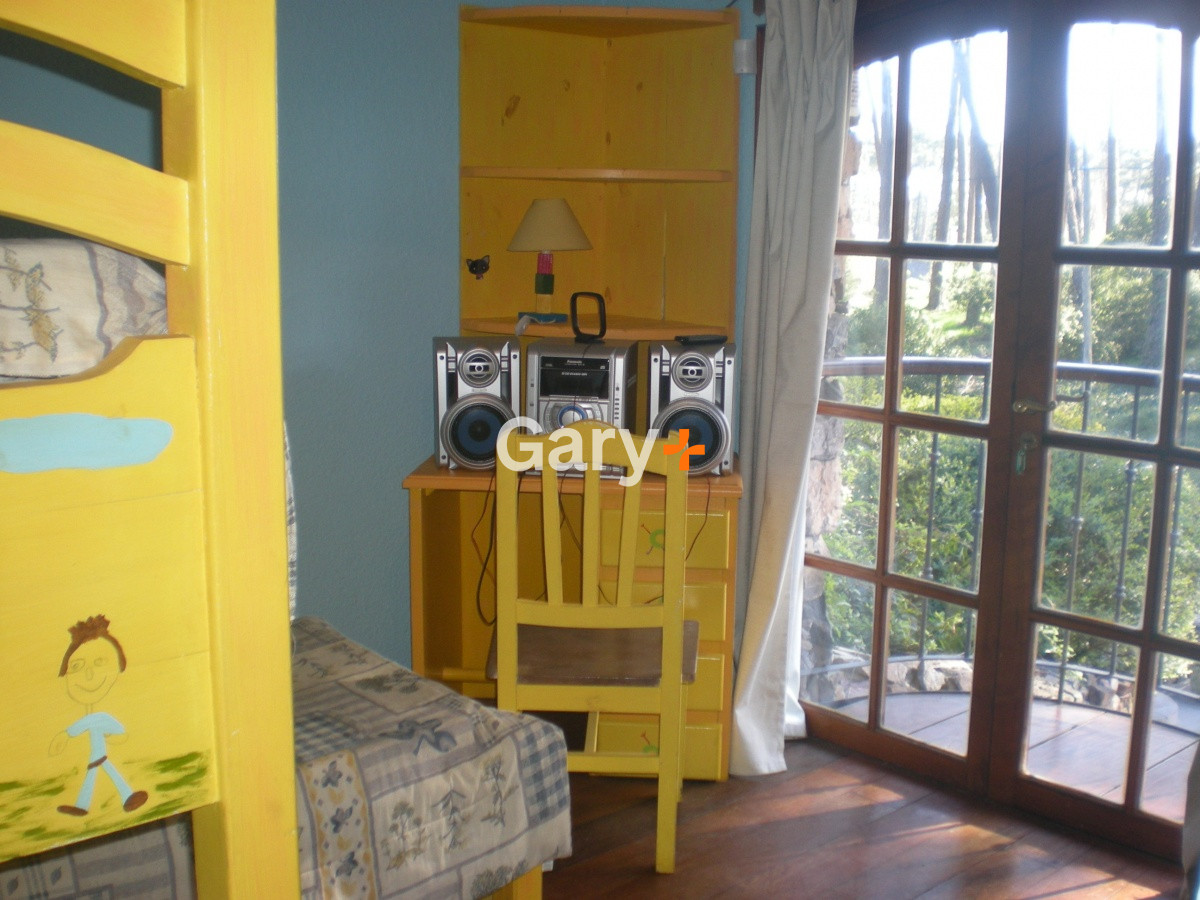 Casa ID.5204 - Casa en venta Lugano Marly 4 dormitorios