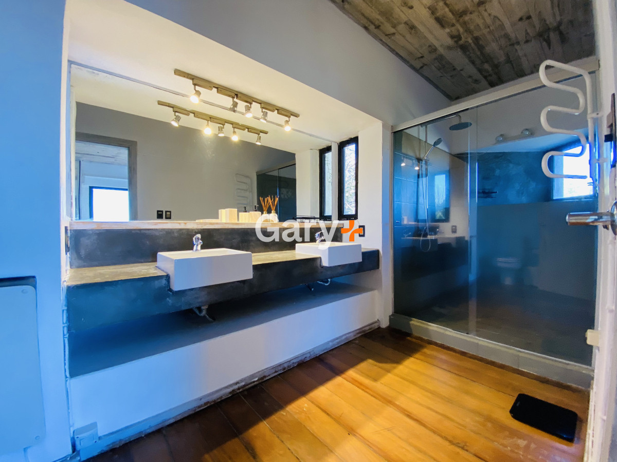 Casa ID.28440 - Espectacular casa de 5 dormitorios en Punta Ballena.