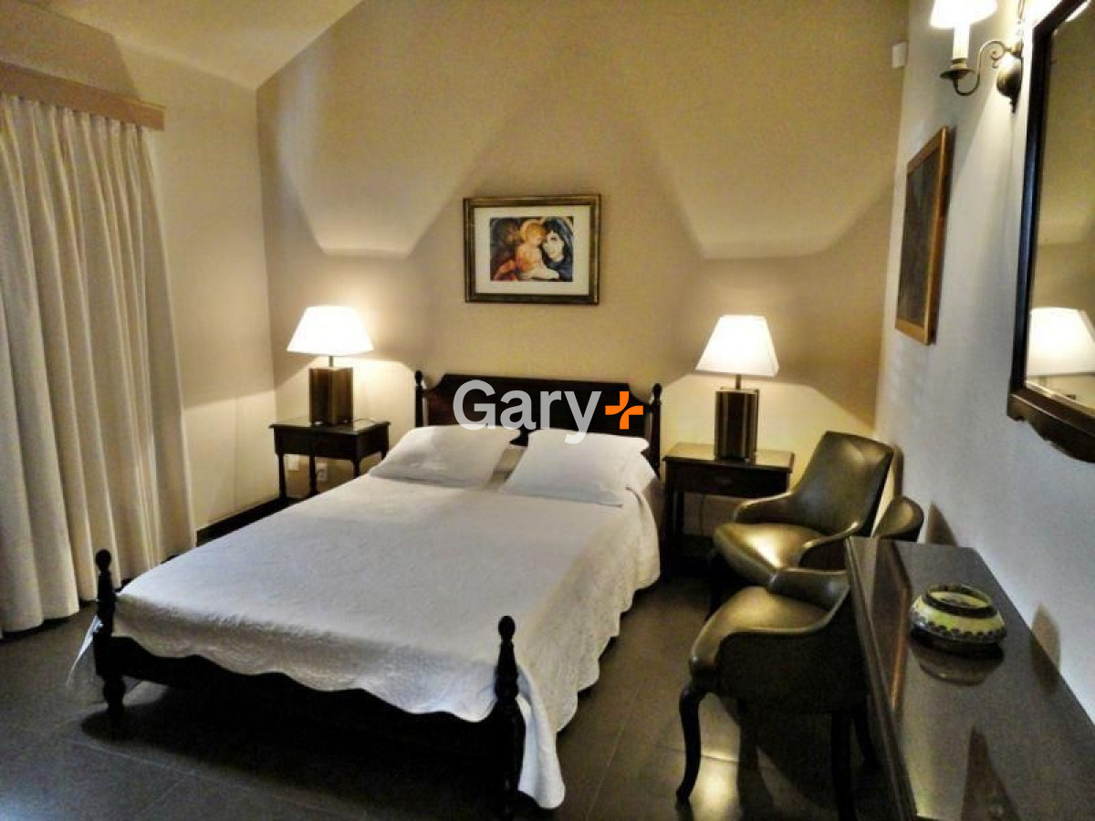 Casa ID.36 - Casa en venta y alquiler temporario Playa Mansa primera fila 4 dormitorios