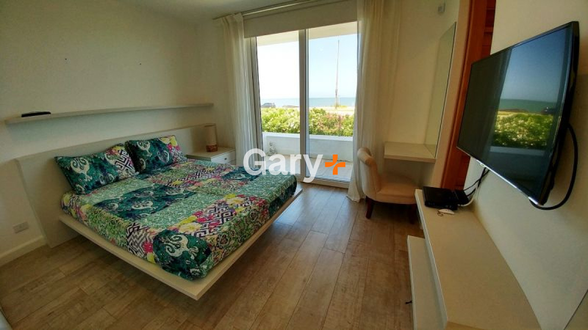 Casa ID.3792 - Moderna y con increibles vistas al mar - primera linea MANSA