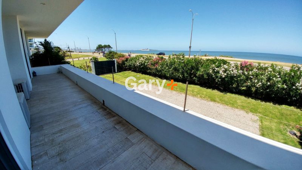 Casa ID.3792 - Moderna y con increibles vistas al mar - primera linea MANSA