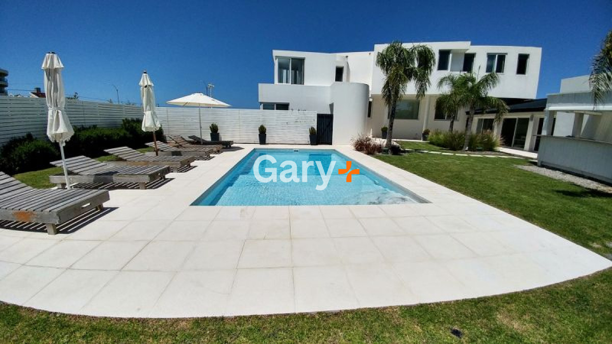 Casa ID.3792 - Moderna y con increibles vistas al mar - primera linea MANSA