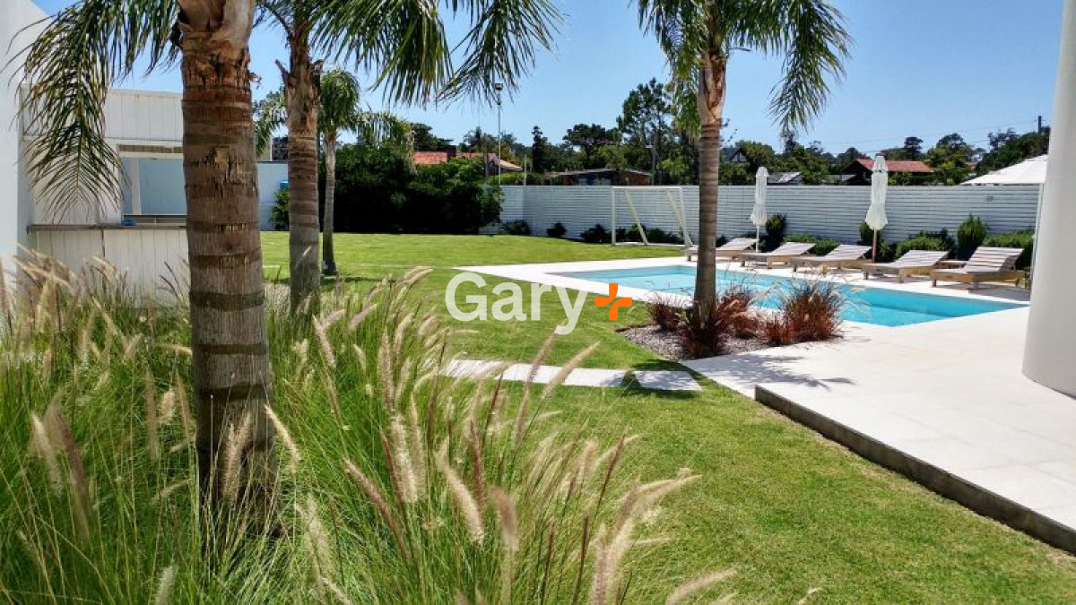 Casa ID.3792 - Moderna y con increibles vistas al mar - primera linea MANSA