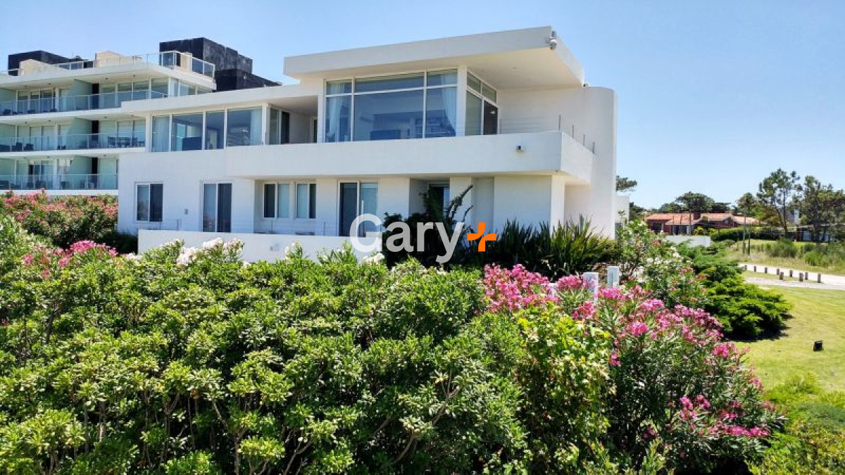 Casa ID.3792 - Moderna y con increibles vistas al mar - primera linea MANSA