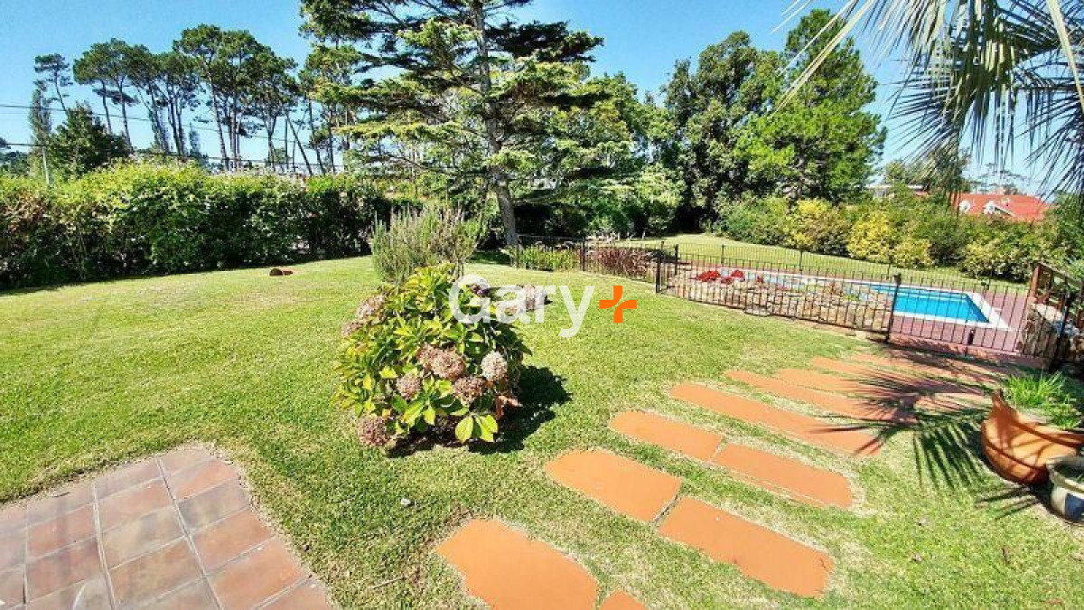 Casa ID.4276 - Magnífica casa en venta en Playa Mansa!!