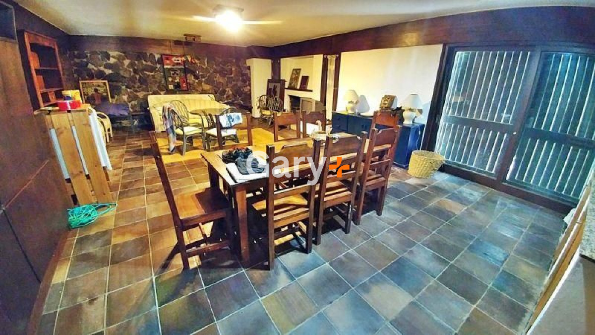 Casa ID.4276 - Magnífica casa en venta en Playa Mansa!!