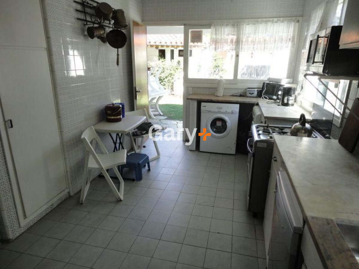 Casa ID.4409 - Casa en venta Playa Mansa 4 dormitorios