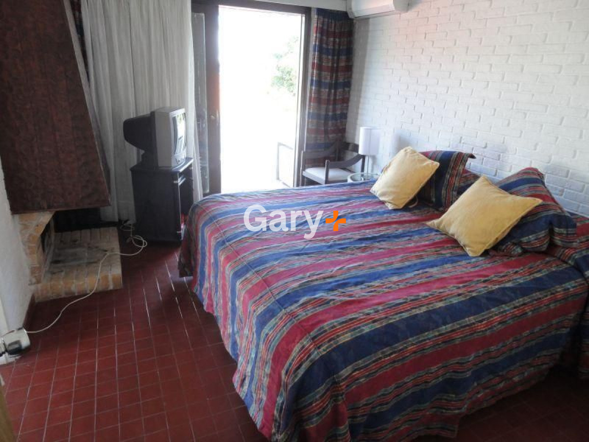 Casa ID.4409 - Casa en venta Playa Mansa 4 dormitorios