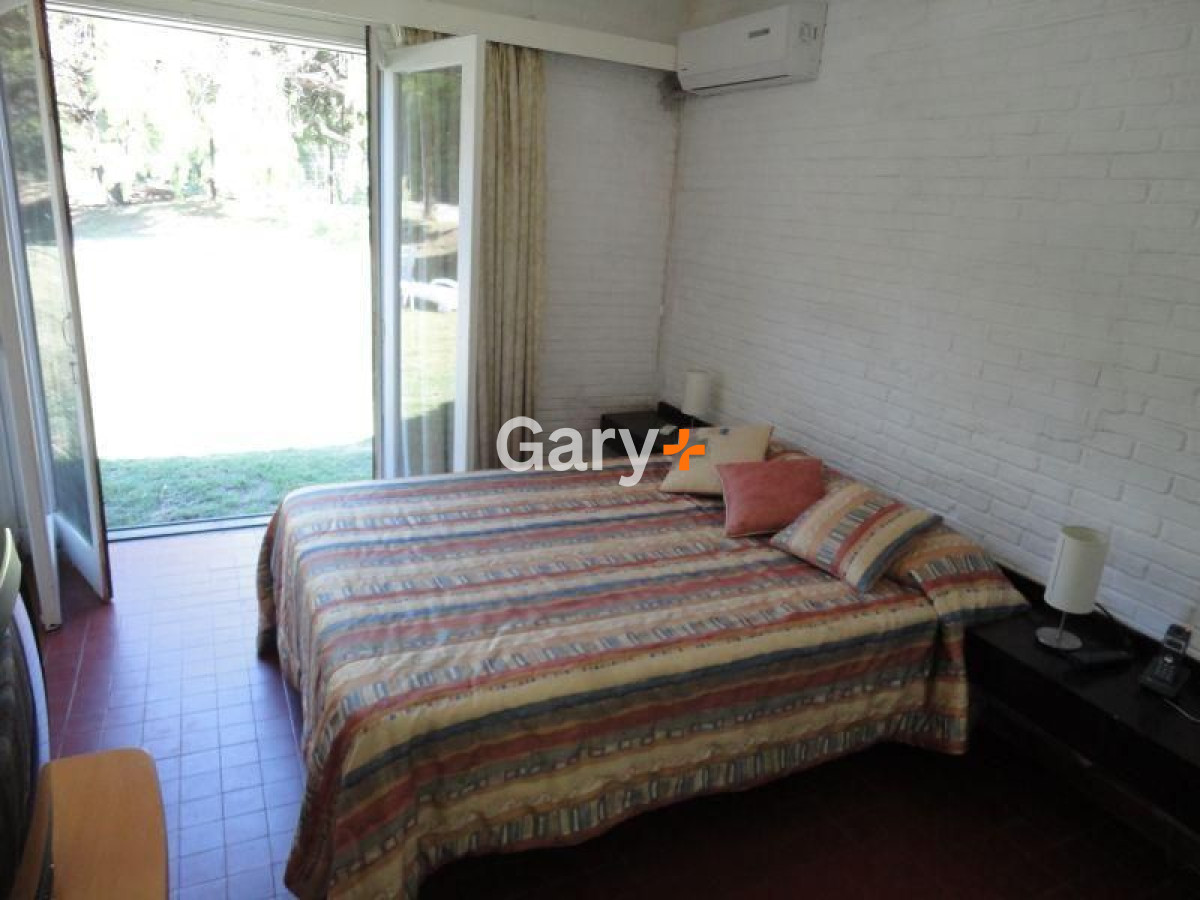 Casa ID.4409 - Casa en venta Playa Mansa 4 dormitorios