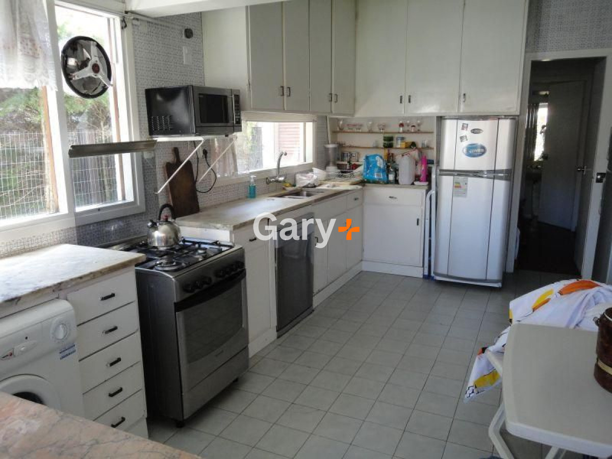 Casa ID.4409 - Casa en venta Playa Mansa 4 dormitorios