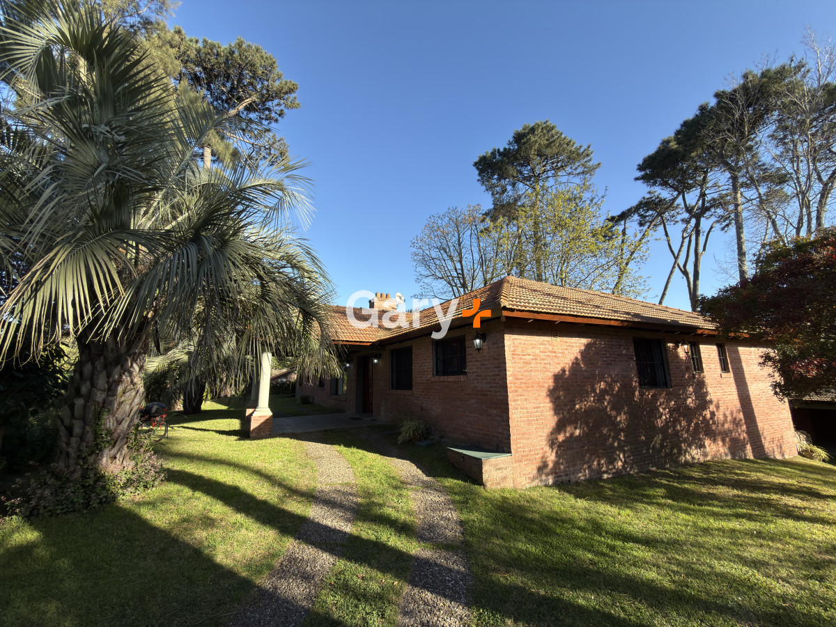 Casa ID.20241 - Casa en Punta del Este, Barrio Cantegril.