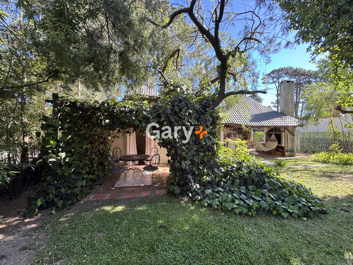 Casa ID.28903 - Casa en  venta Pinares punta del este 