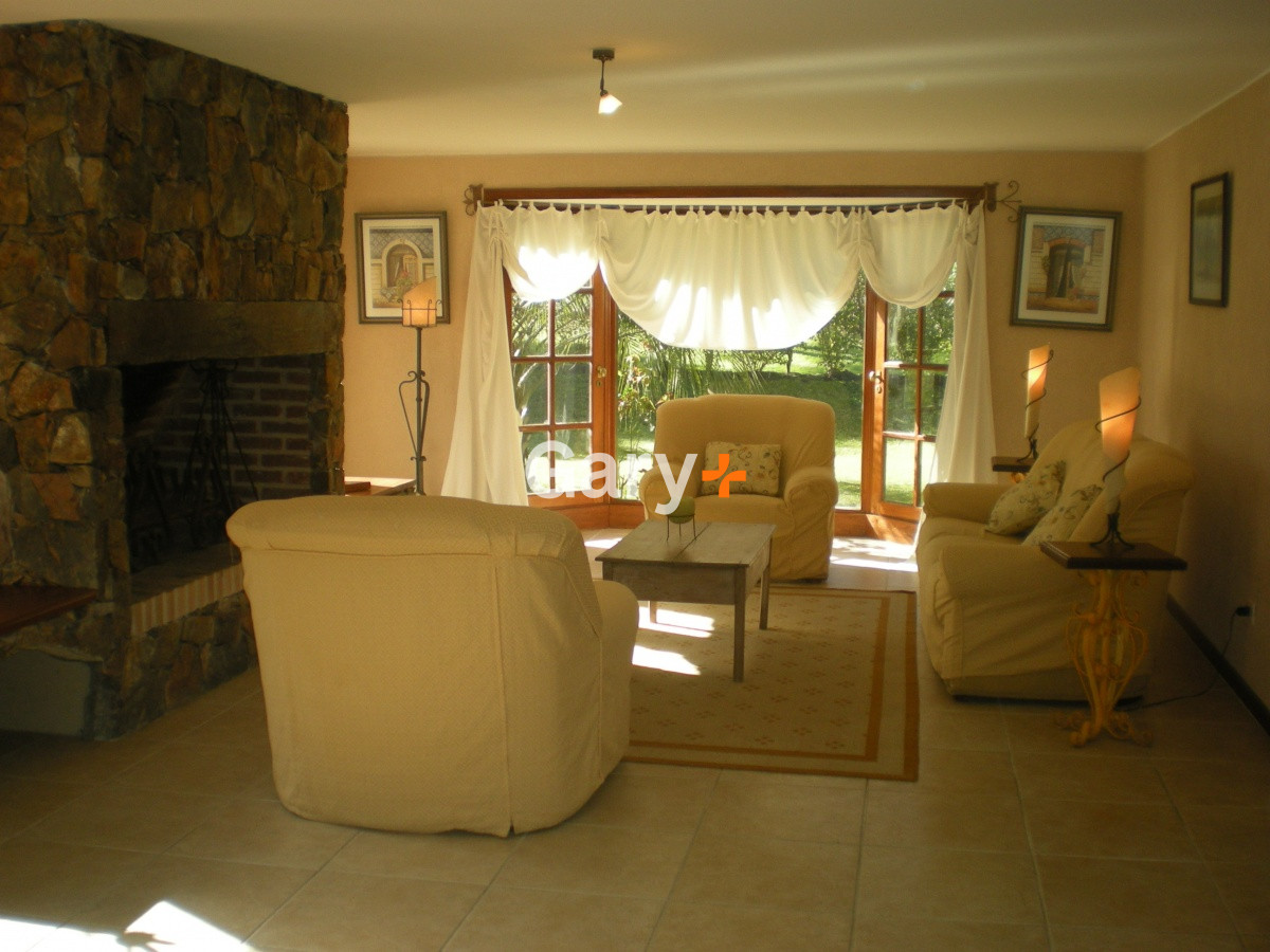 Casa ID.5204 - Casa en venta Lugano Marly 4 dormitorios