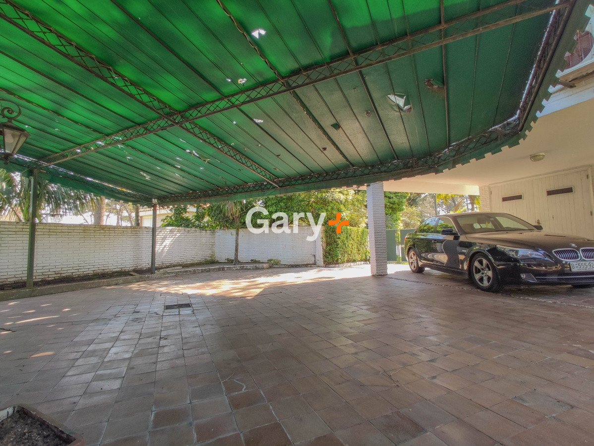 Casa ID.3793 - Casa en venta el Playa Mansa, Punta del Este 