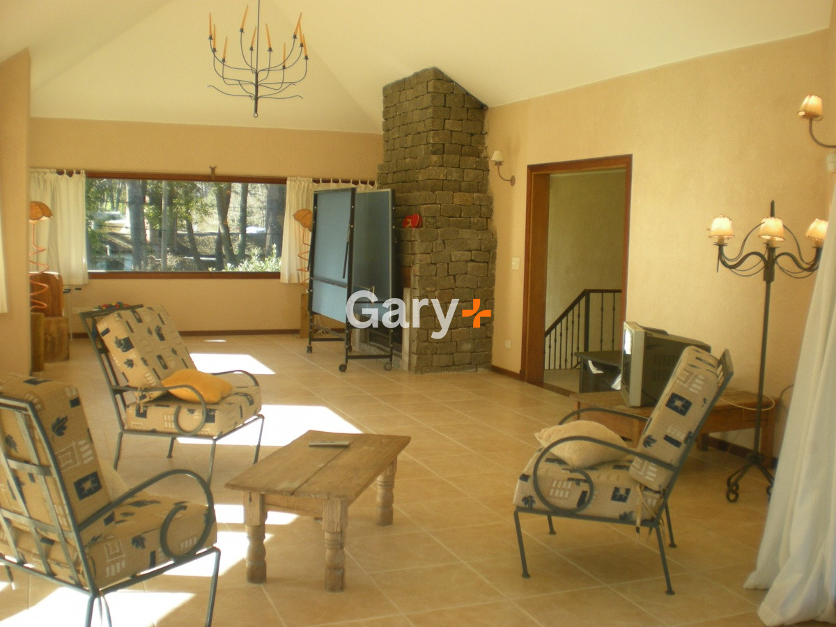 Casa ID.5204 - Casa en venta Lugano Marly 4 dormitorios