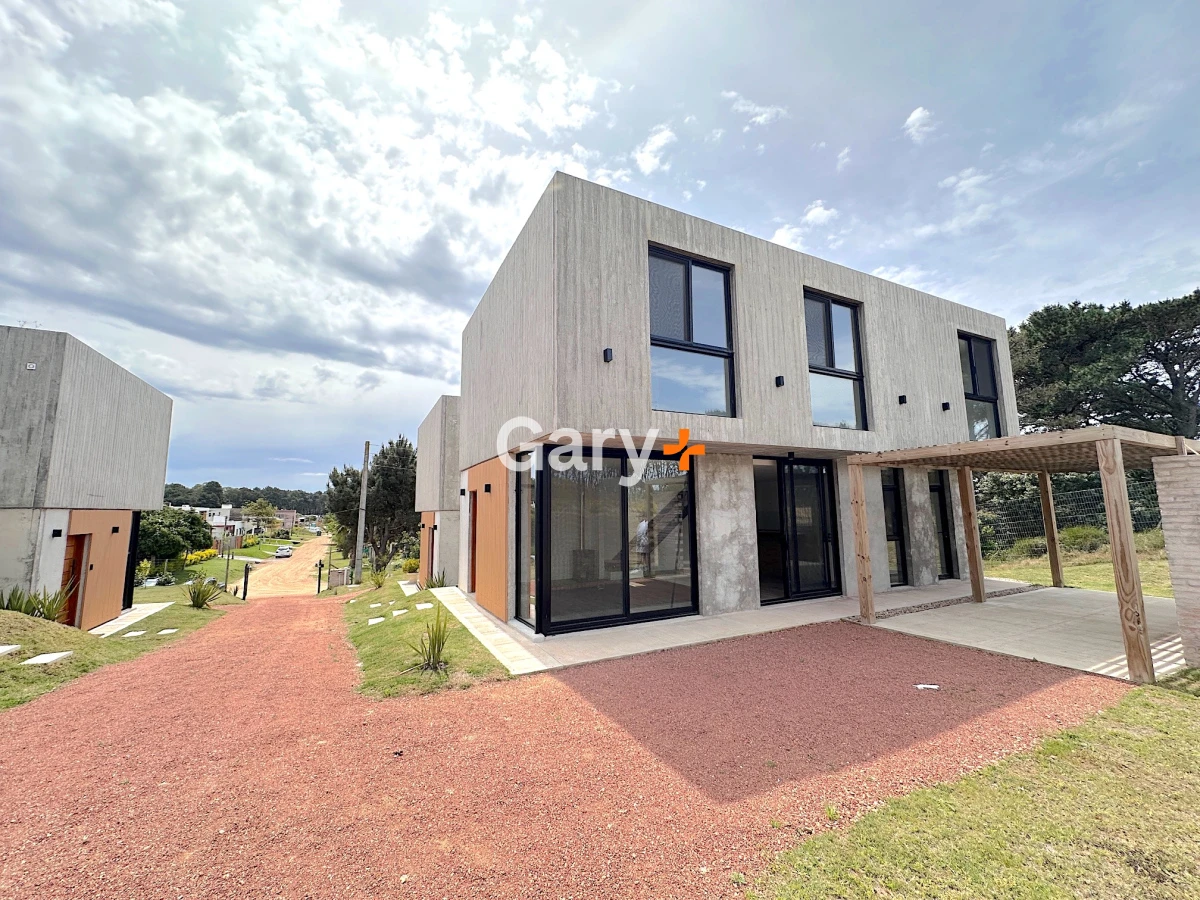 Casa ID.27390 - Casa a estrenar de 3 dormitorios en suite, en Piedras del Chileno