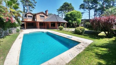 Casa en venta Playa Mansa 4 dormitorios