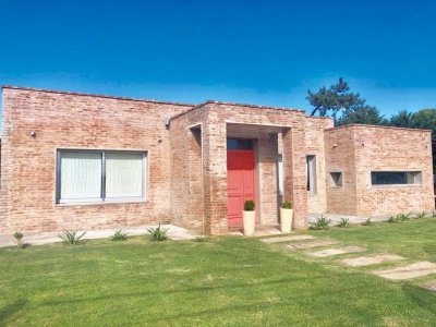 Casa en venta Lugano Marly 4 dormitorios